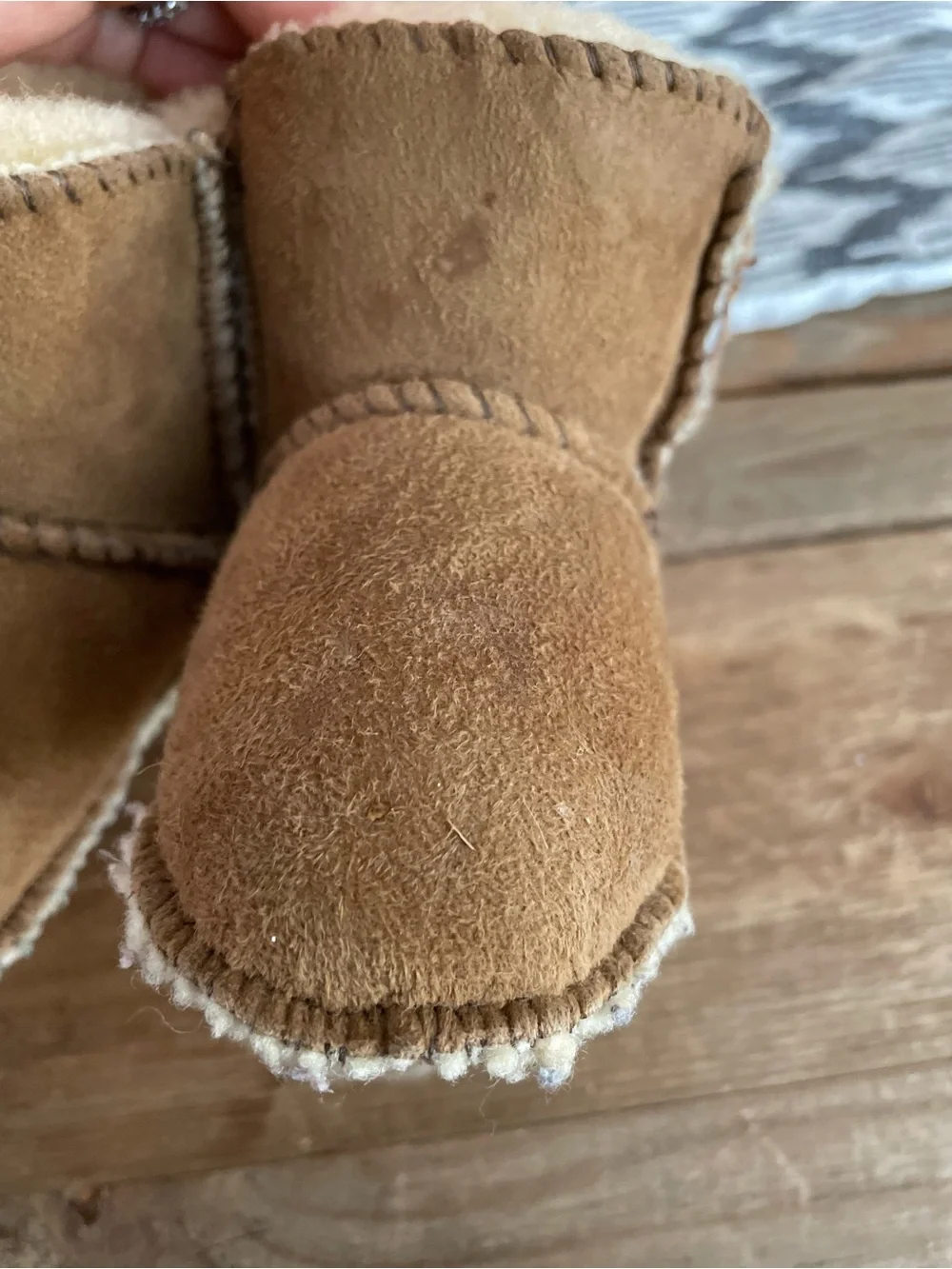 Minnetonka: Sheepskin Baby/Infant Booties